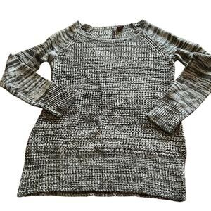 Heart N Crush Black and Gray Knit Tunic Sweater Womans Size Medium